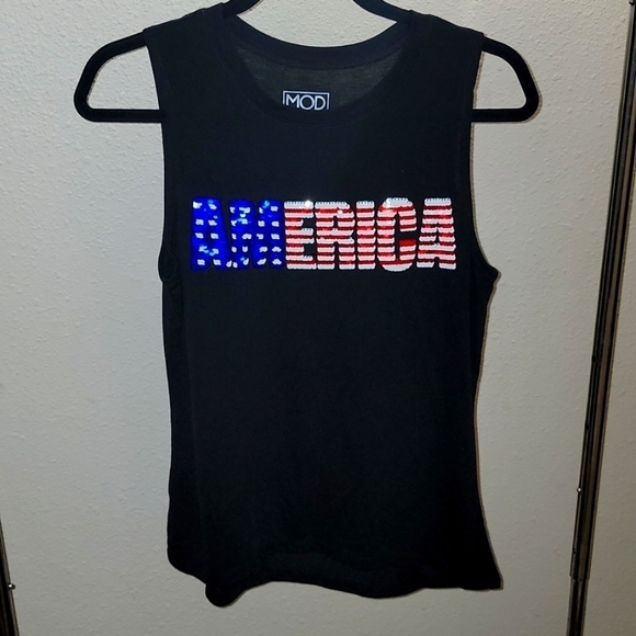 Modern Lux Tops - 𝅺modern lux Sleeveless t-shirt